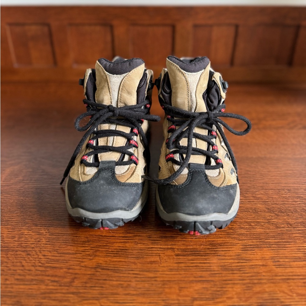 VGUC Merrell reflex mid gore-tex taupe hiking boots. Size 8